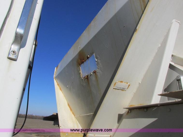 image for item I8833 1996 Ford L8000 floater fertilizer truck