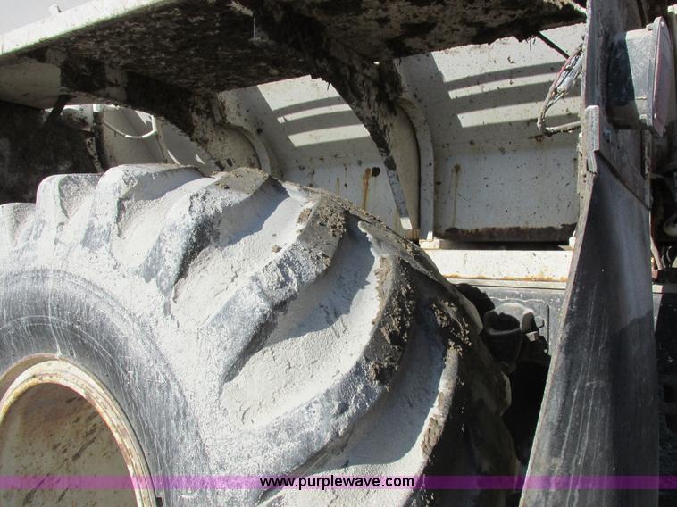 image for item I8833 1996 Ford L8000 floater fertilizer truck