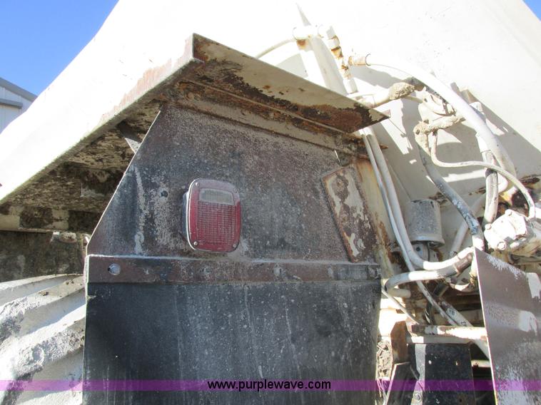 image for item I8833 1996 Ford L8000 floater fertilizer truck