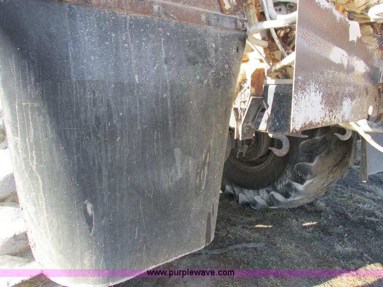 image for item I8833 1996 Ford L8000 floater fertilizer truck