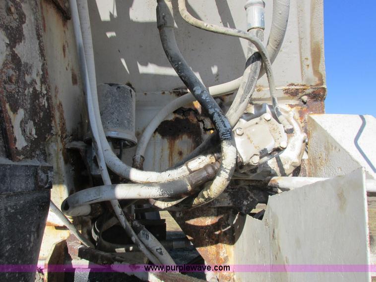 image for item I8833 1996 Ford L8000 floater fertilizer truck