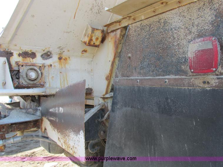 image for item I8833 1996 Ford L8000 floater fertilizer truck