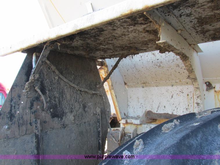 image for item I8833 1996 Ford L8000 floater fertilizer truck