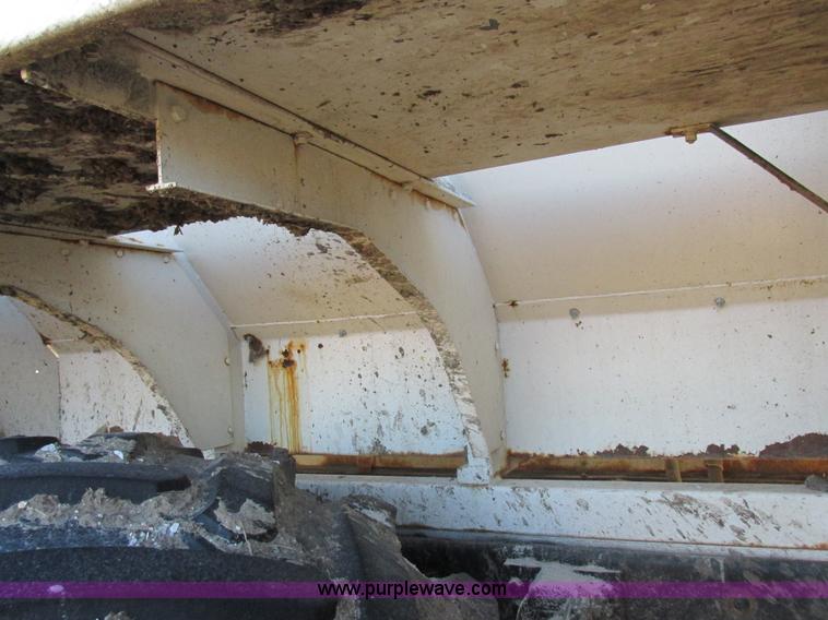 image for item I8833 1996 Ford L8000 floater fertilizer truck