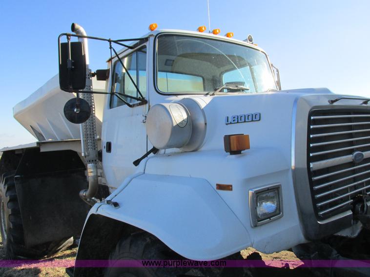 image for item I8833 1996 Ford L8000 floater fertilizer truck