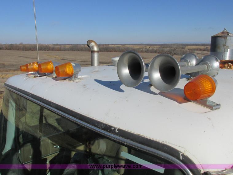 image for item I8833 1996 Ford L8000 floater fertilizer truck