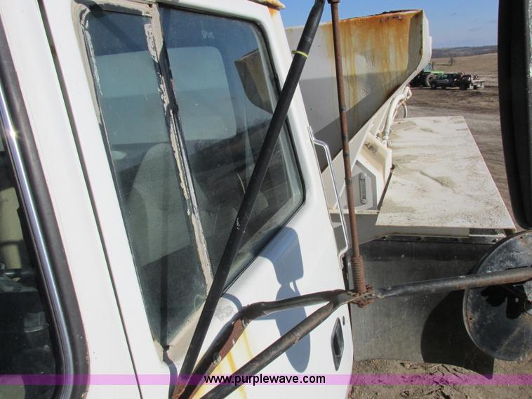 image for item I8833 1996 Ford L8000 floater fertilizer truck