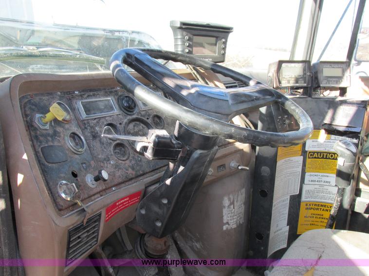 image for item I8833 1996 Ford L8000 floater fertilizer truck