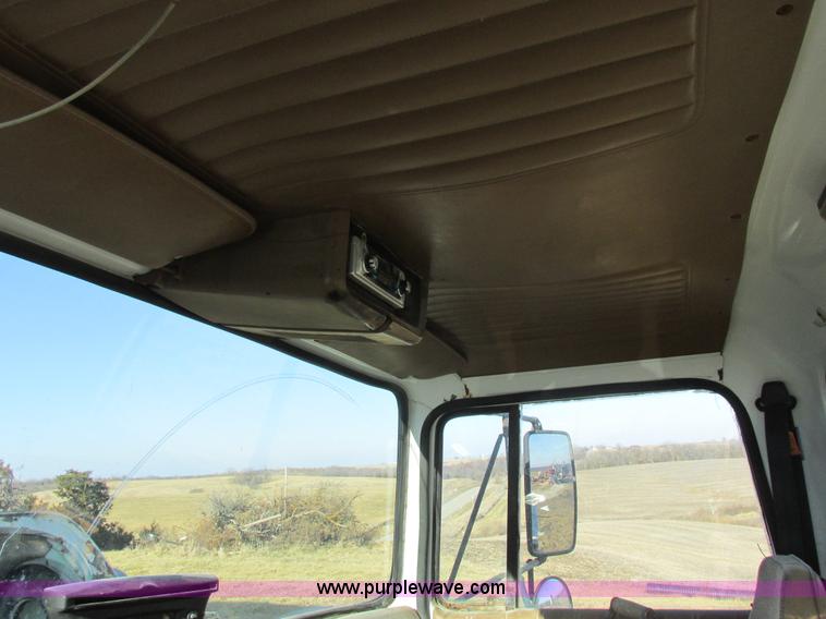 image for item I8833 1996 Ford L8000 floater fertilizer truck