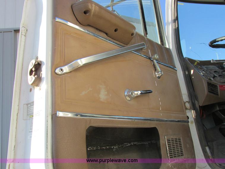 image for item I8833 1996 Ford L8000 floater fertilizer truck