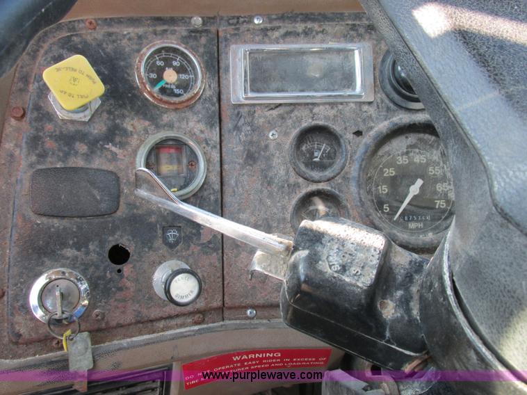 image for item I8833 1996 Ford L8000 floater fertilizer truck