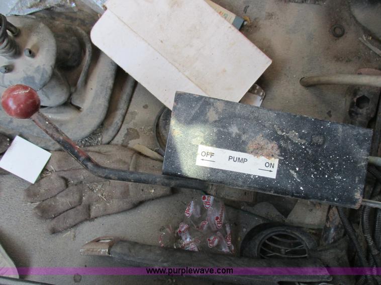 image for item I8833 1996 Ford L8000 floater fertilizer truck