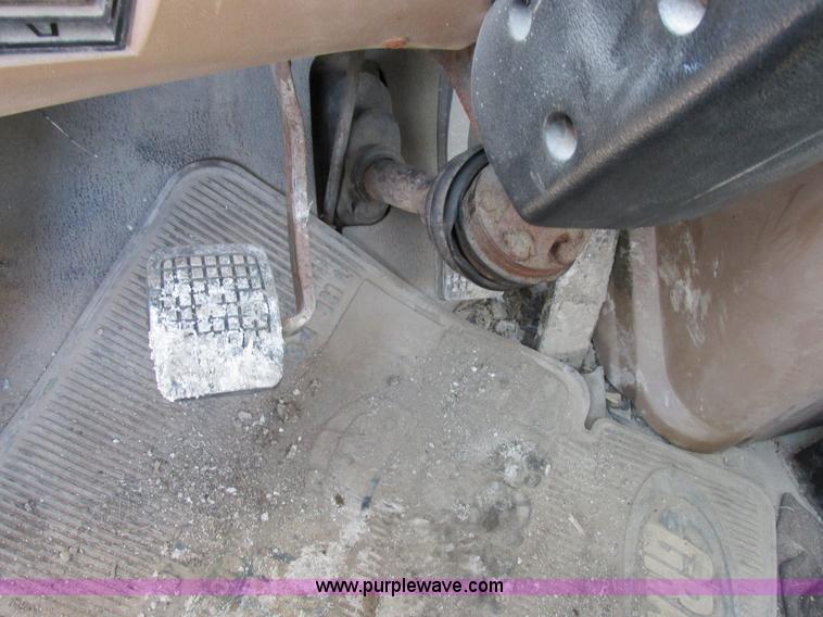 image for item I8833 1996 Ford L8000 floater fertilizer truck