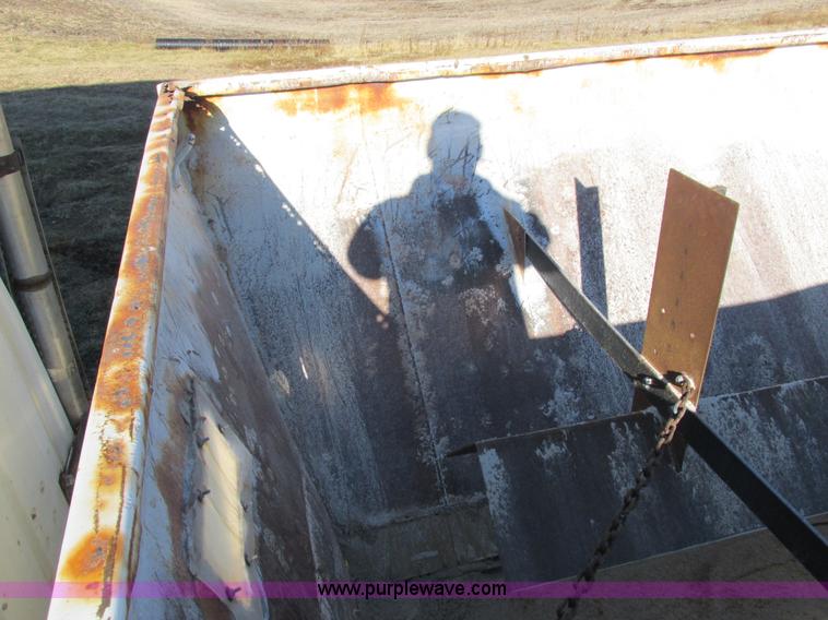 image for item I8833 1996 Ford L8000 floater fertilizer truck