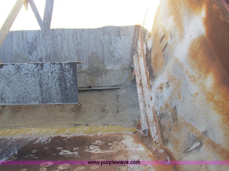 image for item I8833 1996 Ford L8000 floater fertilizer truck