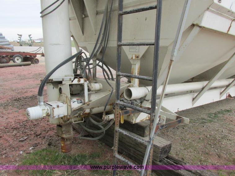 image for item I8841 Rayman bulk fertilizer tender bed