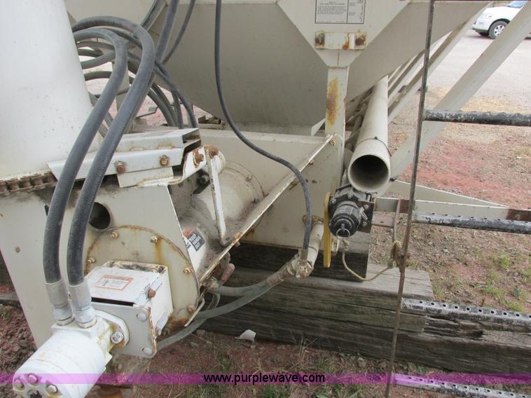 image for item I8841 Rayman bulk fertilizer tender bed