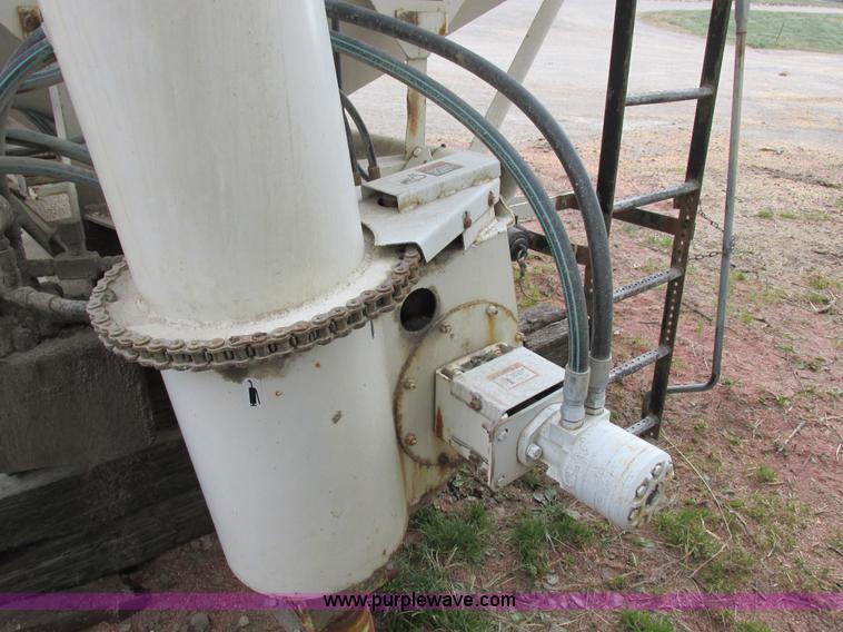 image for item I8841 Rayman bulk fertilizer tender bed