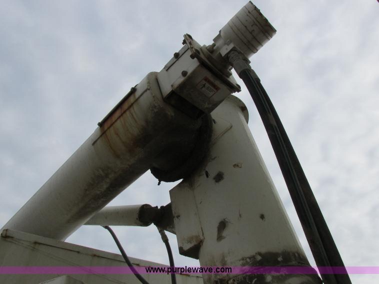 image for item I8841 Rayman bulk fertilizer tender bed