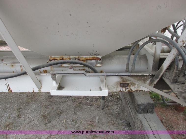 image for item I8841 Rayman bulk fertilizer tender bed