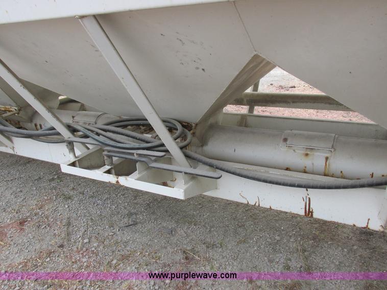 image for item I8841 Rayman bulk fertilizer tender bed