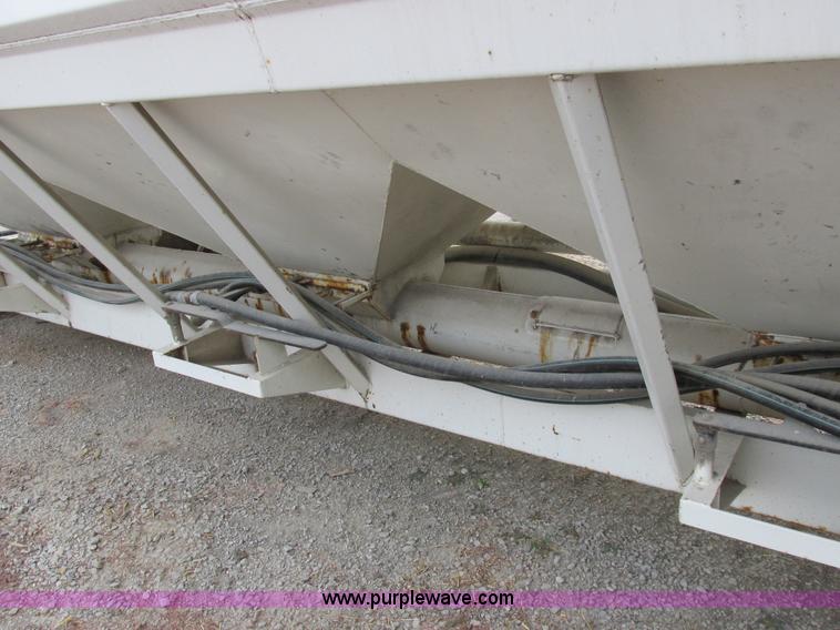 image for item I8841 Rayman bulk fertilizer tender bed