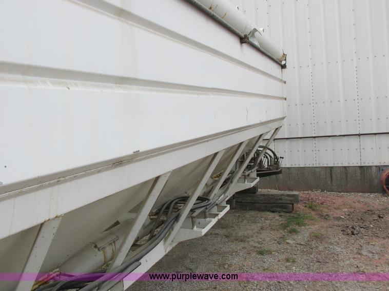 image for item I8841 Rayman bulk fertilizer tender bed