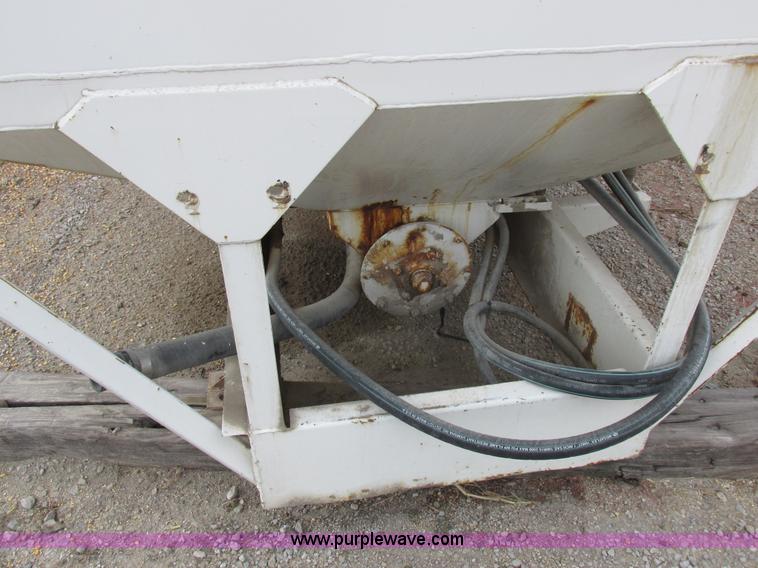 image for item I8841 Rayman bulk fertilizer tender bed