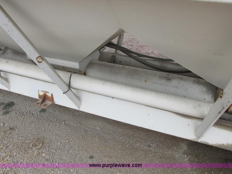 image for item I8841 Rayman bulk fertilizer tender bed