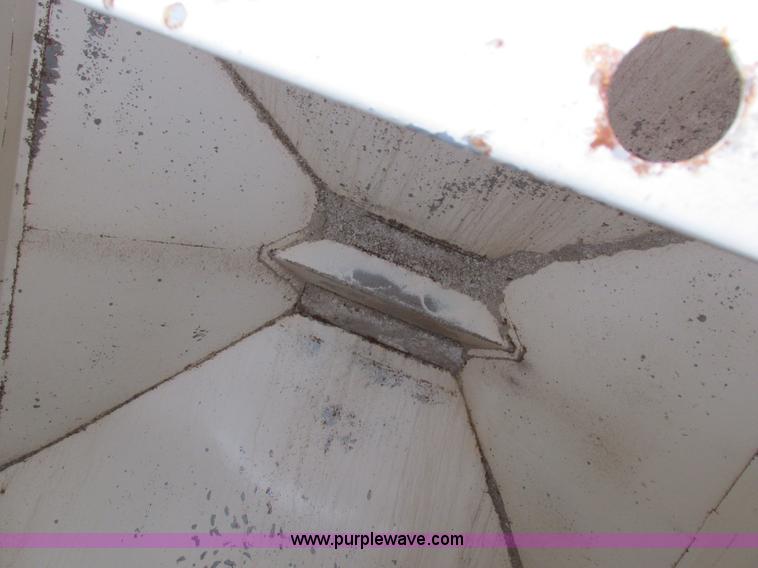 image for item I8841 Rayman bulk fertilizer tender bed