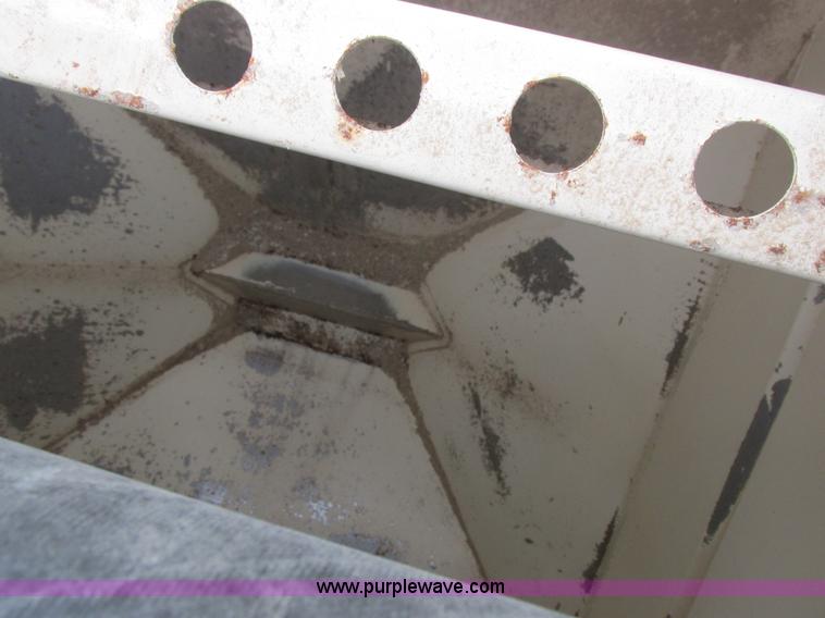 image for item I8841 Rayman bulk fertilizer tender bed