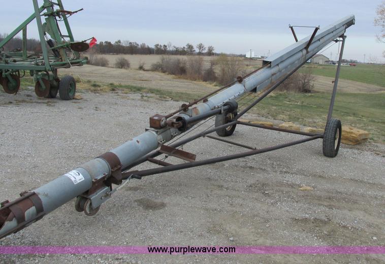 image for item I8843 1983 Curtis grain auger