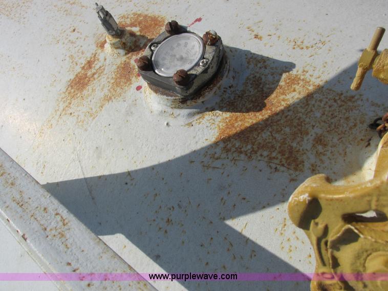 image for item I8856 Anhydrous nurse tank