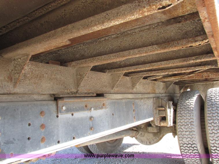 image for item I8864 1986 International 1954 grain truck