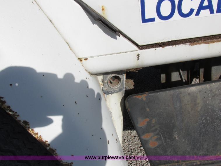 image for item I8864 1986 International 1954 grain truck