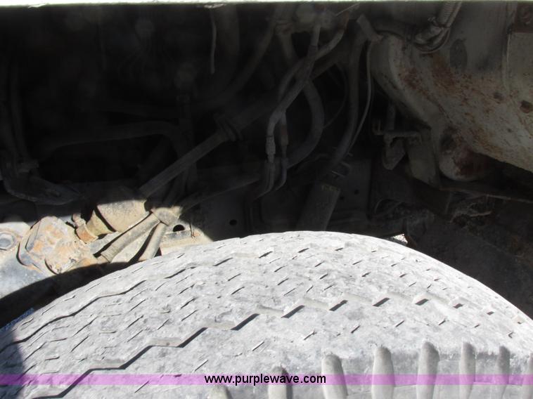 image for item I8864 1986 International 1954 grain truck