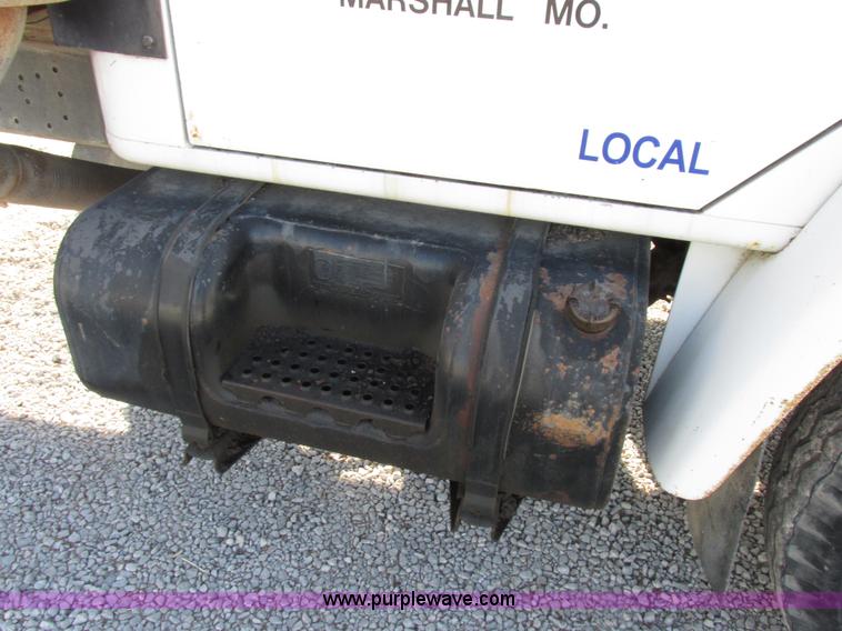 image for item I8864 1986 International 1954 grain truck