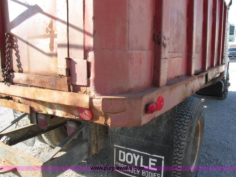 image for item I8864 1986 International 1954 grain truck