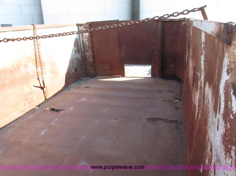 image for item I8864 1986 International 1954 grain truck