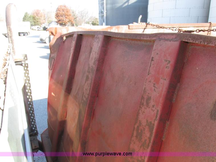 image for item I8864 1986 International 1954 grain truck