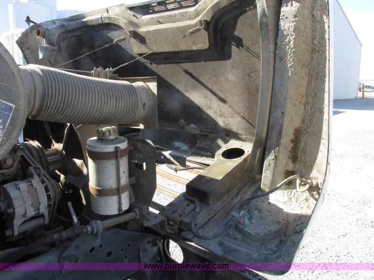 image for item I8864 1986 International 1954 grain truck