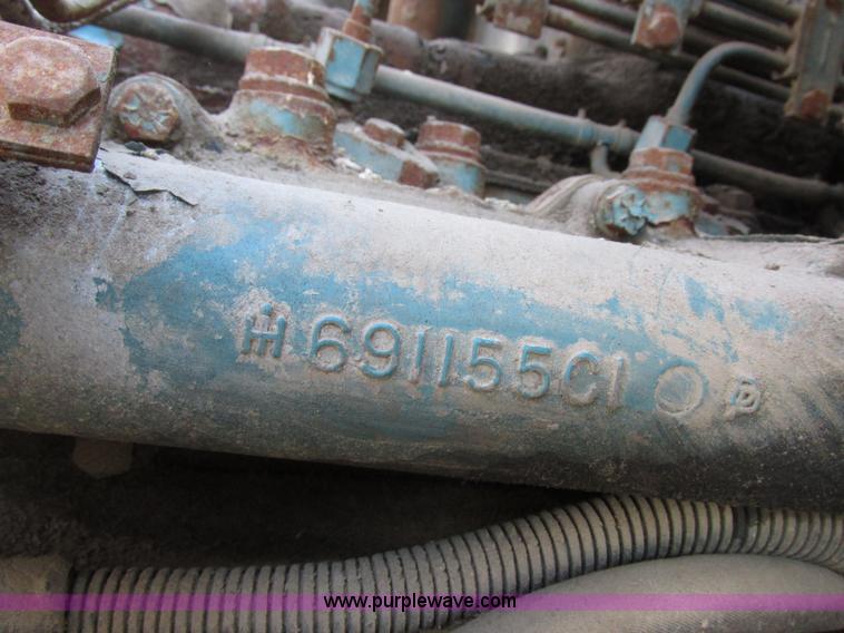 image for item I8864 1986 International 1954 grain truck