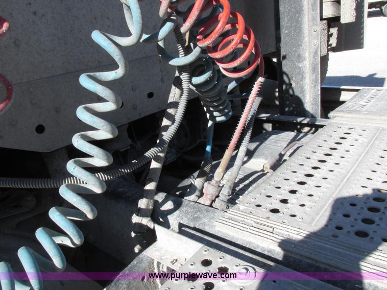 image for item I8868 2000 Freightliner Century Class semi truck