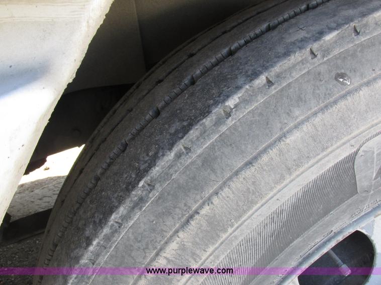 image for item I8868 2000 Freightliner Century Class semi truck