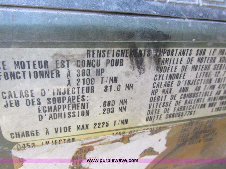 image for item I8868 2000 Freightliner Century Class semi truck