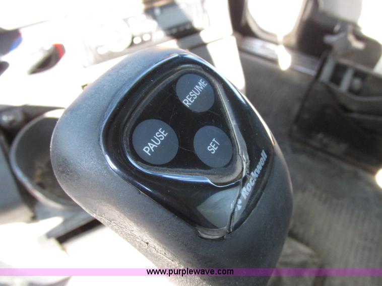 image for item I8868 2000 Freightliner Century Class semi truck