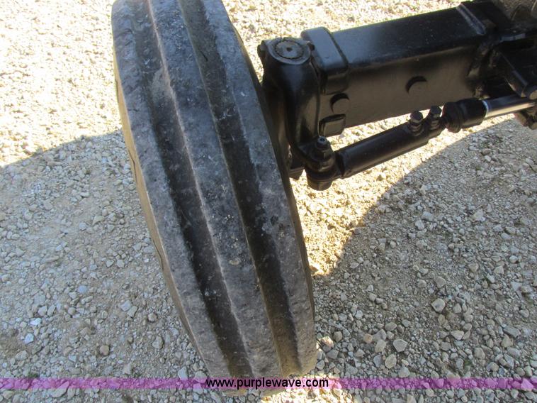 image for item I8873 2006 John Deere 5303 tractor