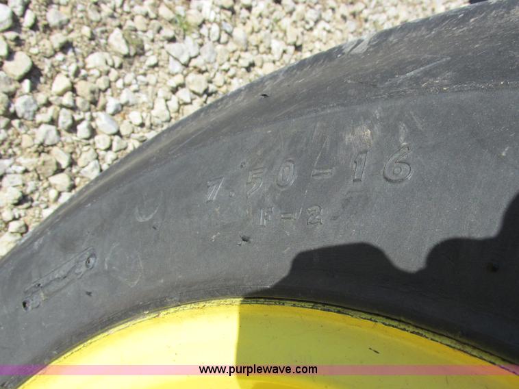 image for item I8873 2006 John Deere 5303 tractor