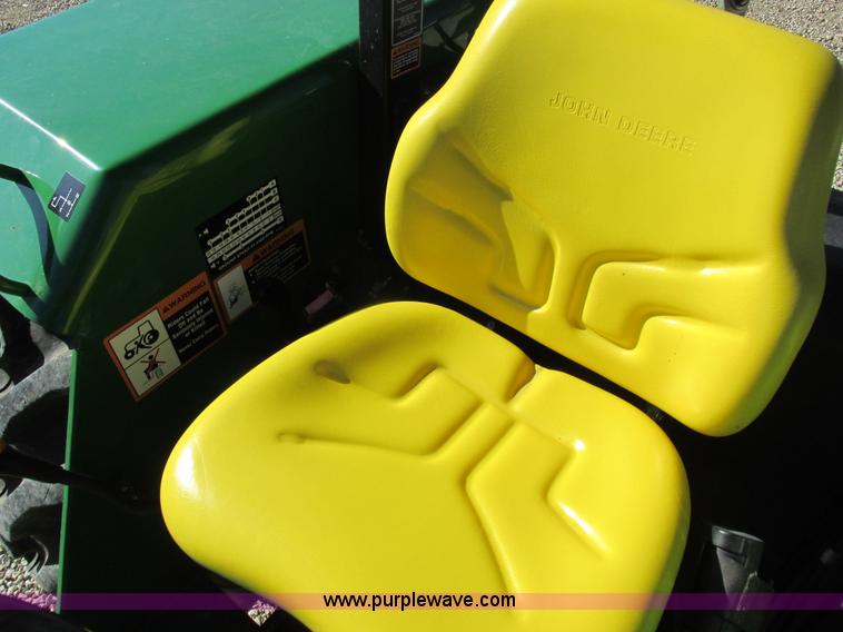 image for item I8873 2006 John Deere 5303 tractor