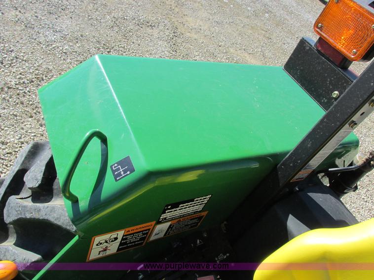 image for item I8873 2006 John Deere 5303 tractor